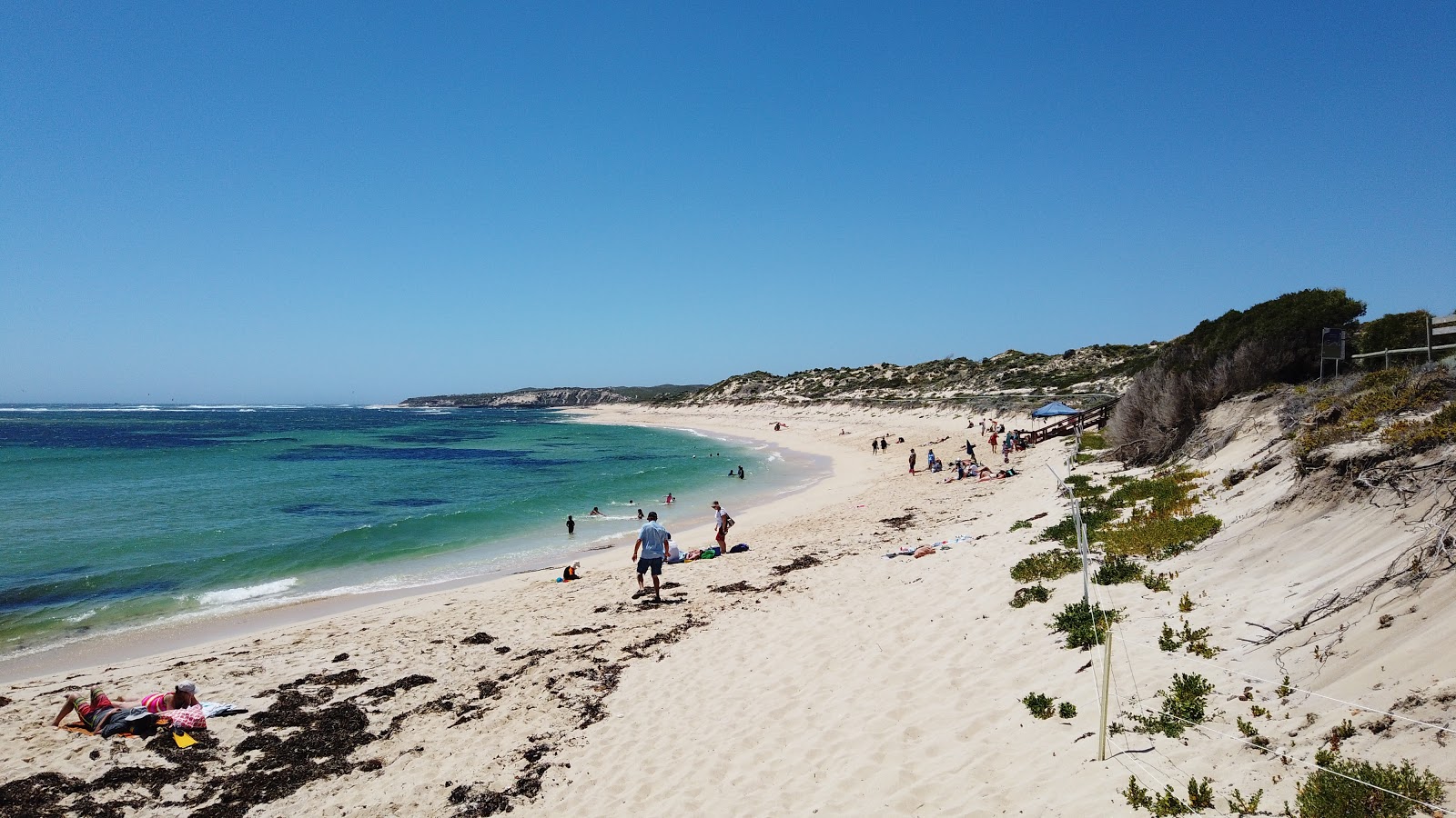 Foto von Gnarabup Beach mit beiger sand Oberfläche