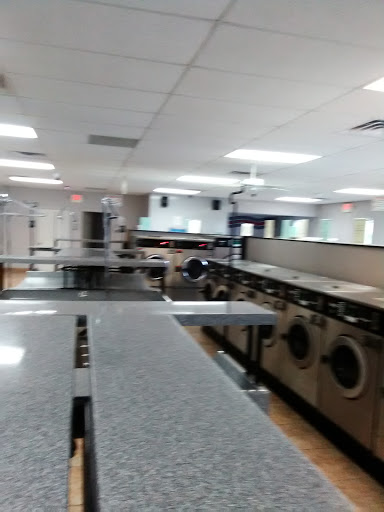 Bowling Alley «McKinley Lanes Bowling Center», reviews and photos, 2666 Robbins Ave, Niles, OH 44446, USA