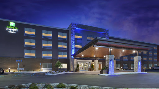 Holiday Inn Express & Suites Grand Rapids - Airport North, an IHG Hotel