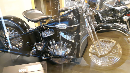 Harley-Davidson Dealer «Mathews Harley-Davidson», reviews and photos, 548 N Blackstone Ave, Fresno, CA 93701, USA