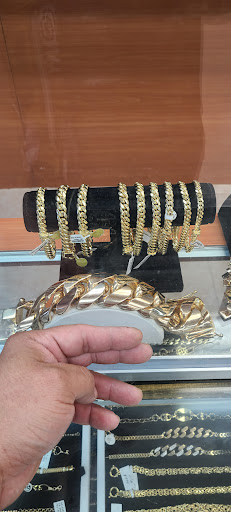 Pawn Shop «Leon Jewelry #1», reviews and photos, 1182 Palm Ave, Hialeah, FL 33010, USA