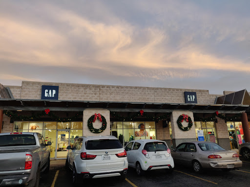 Clothing Store «Gap», reviews and photos, 4001 N Lamar Blvd, Austin, TX 78756, USA