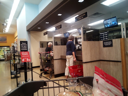 Grocery Store «Hannaford Supermarket», reviews and photos, 99 Main St, Gorham, ME 04038, USA