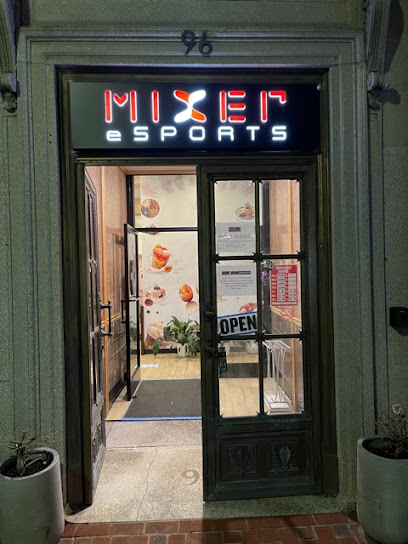 Mixer eSports + Cafe