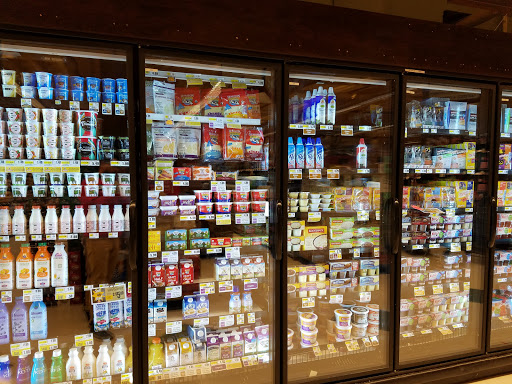 Shopping Mall «Midway Shopping Center», reviews and photos, 1001 Central Park Ave, Scarsdale, NY 10583, USA