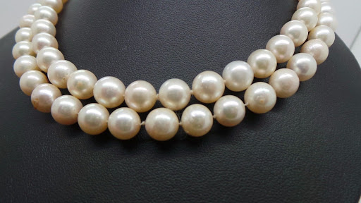 Pawn Shop «R J Jewelry & Loan Co», reviews and photos, 1210 Bloomingdale Rd, Glendale Heights, IL 60139, USA