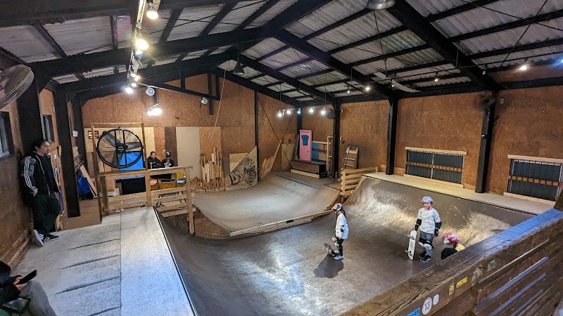 M's Ramp Lab Skate Park