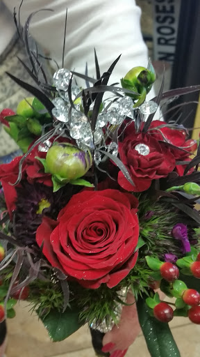 Florist «Flower Basket», reviews and photos, 302 N Lake St, Aurora, IL 60506, USA