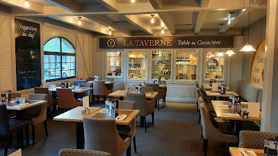 La Taverne - Table de caractère - Chasseneuil-du-Poitou à Chasseneuil-du-Poitou