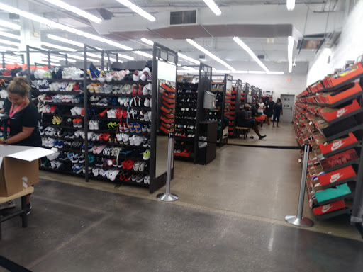 Sporting Goods Store «Nike Factory Store», reviews and photos, 15609 FL-535, Orlando, FL 32821, USA