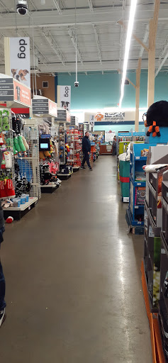 Pet Supply Store «PetSmart», reviews and photos, 830 Pelham Pkwy, Pelham, NY 10803, USA