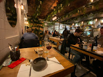 Atmosphère du Restaurant français Les Confrères à Paris - n°11