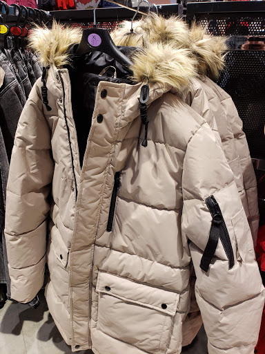 Stores to buy women's coats Boston