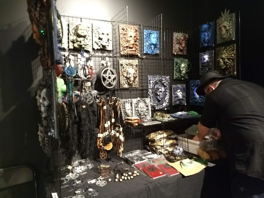 Wayward Arts - Gallery & Tattoo