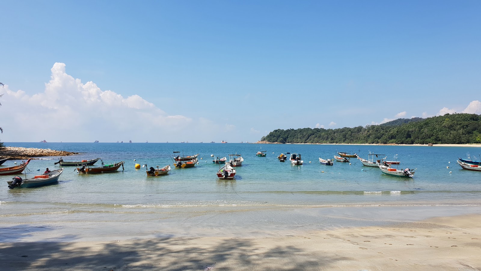 Foto van Teluk Kalong Beach voorzieningenruimte