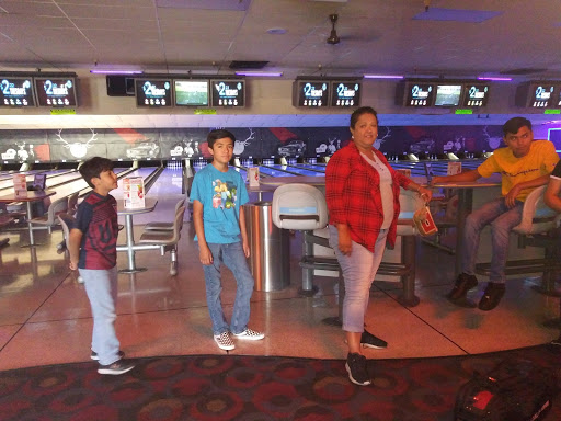 Bowling Alley «Brunswick Zone Desert Sky Lanes», reviews and photos, 7241 W Indian School Rd, Phoenix, AZ 85033, USA