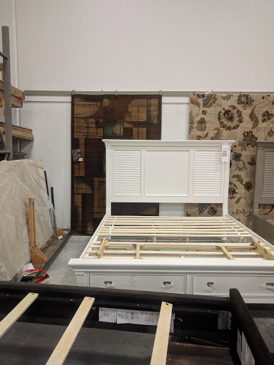 Outlet Store «Rooms To Go Outlet Furniture Store - Pearl River», reviews and photos, 63295 Old Military Rd, Pearl River, LA 70452, USA