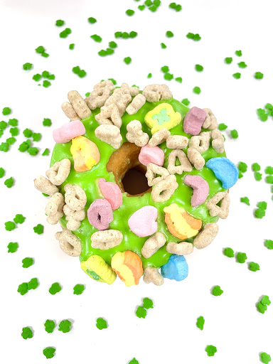 Donut Shop «Donut King», reviews and photos, 411 Middle St, Weymouth, MA 02189, USA