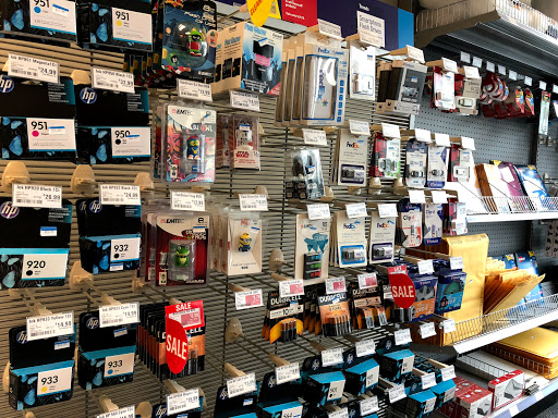 Print Shop «FedEx Office Print & Ship Center», reviews and photos, 739 Central Park Ave, Scarsdale, NY 10583, USA