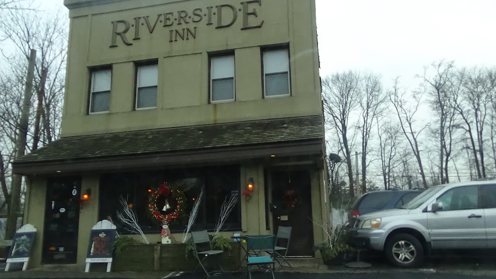 Riverside Inn Bar 07016