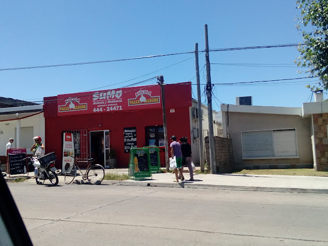 Opiniones de Avícola y Rotiseria Sumo en Lavalleja - Restaurante