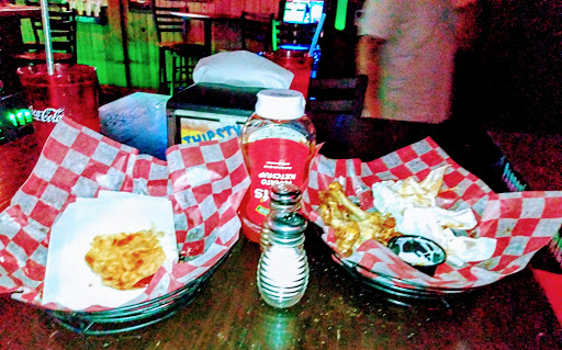 Bar & Grill «Parrots Bar & Grill», reviews and photos, 2951 N St Peters Pkwy, St Peters, MO 63376, USA