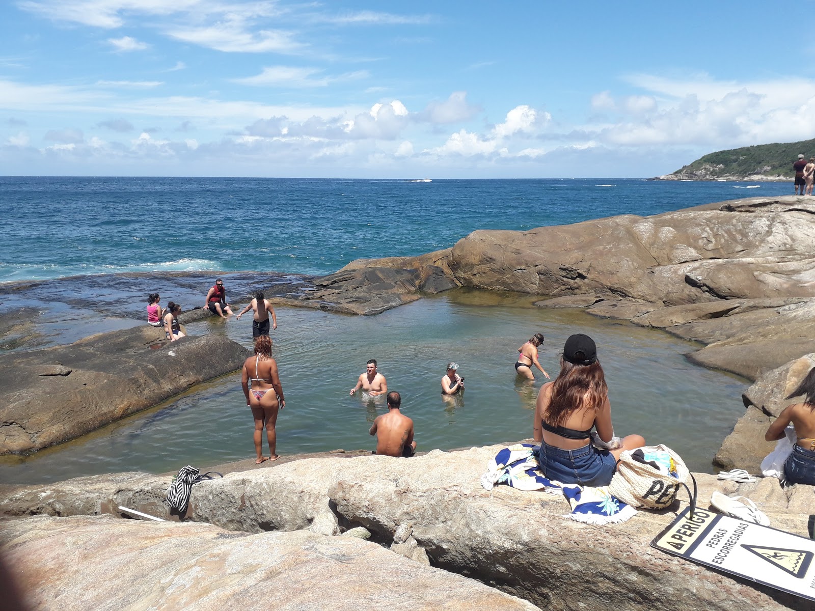 Photo de Piscina Natural da Sepultura avec un rivage spacieux