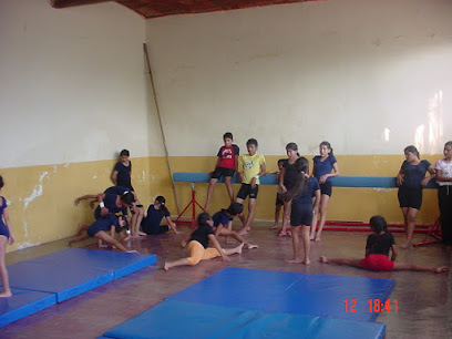 Gimnasio Garra De Leon - Salon los Cristales ( los Cristales) gimnasio garra de leon De la industria Sa, San Jose, 68247 San Agustín Etla, Oax., Mexico