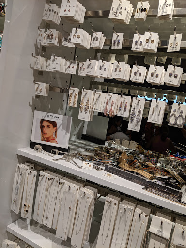 Clothing Store «Express», reviews and photos, 6847 Springfield Mall, Springfield, VA 22150, USA
