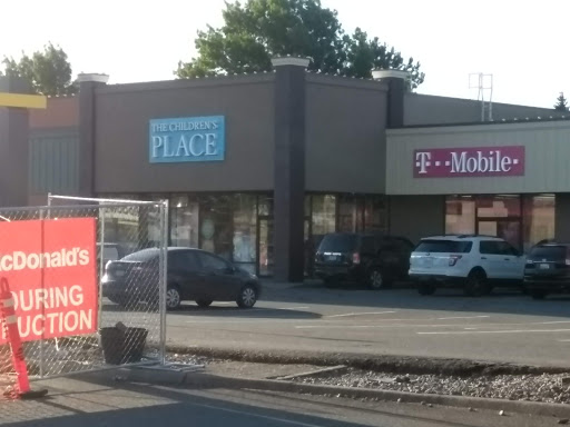 Shoe Store «Famous Footwear Outlet», reviews and photos, 1332 Lum Rd, Centralia, WA 98531, USA