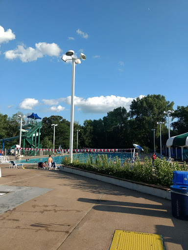 Park «Highland Park Aquatic Center», reviews and photos, 1840 Edgcumbe Rd, St Paul, MN 55116, USA