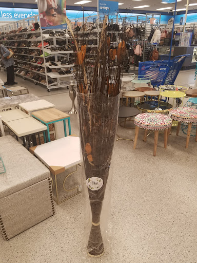 Clothing Store «Ross Dress for Less», reviews and photos, 7487 N Blackstone Ave, Fresno, CA 93720, USA