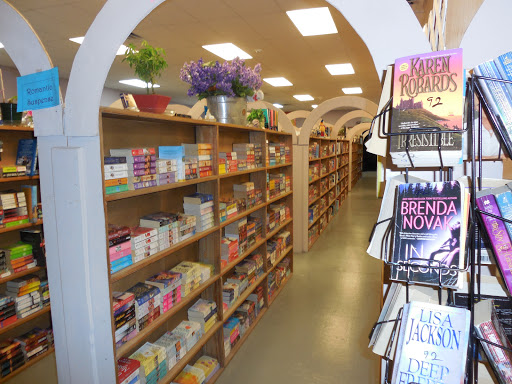 Used Book Store «Books & Crannies», reviews and photos, 209 W Moore Ave, Terrell, TX 75160, USA