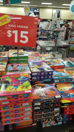 Outlet Mall «Legends Outlets Kansas City», reviews and photos, 1843 Village W Pkwy c127, Kansas City, KS 66109, USA