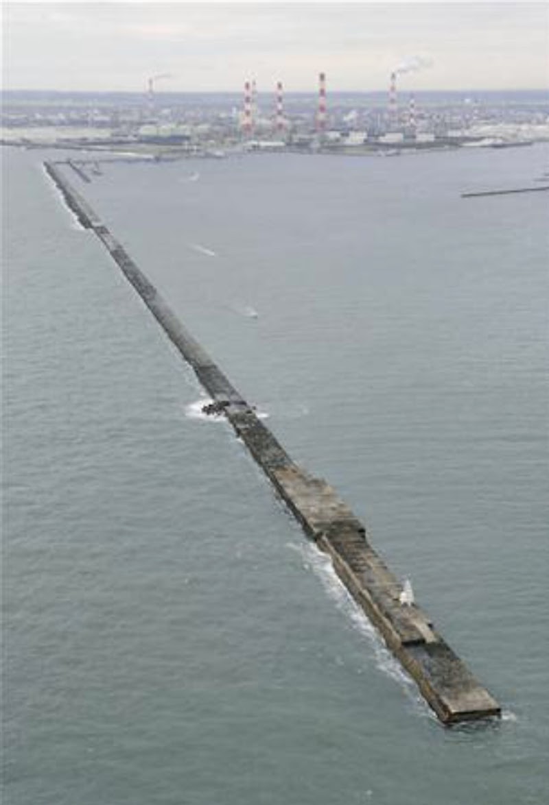 鹿島港南防波堤