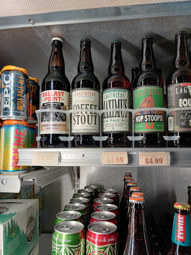 Wine Store «Cardinal Warehouse Wine & Liquors», reviews and photos, 7780 N Milwaukee Ave, Niles, IL 60714, USA