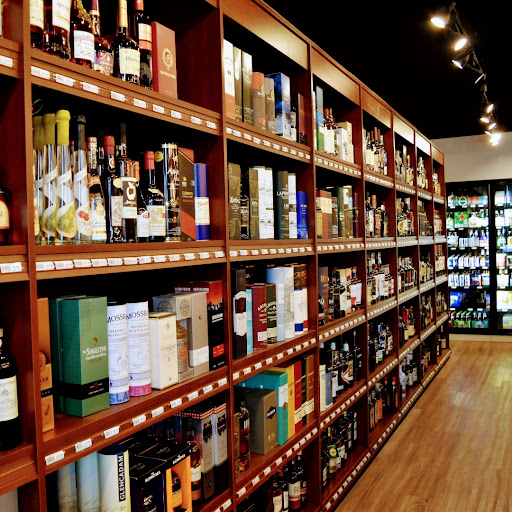 Wine Store «West Side Wines & Spirits», reviews and photos, 10 Raymond Rd, West Hartford, CT 06107, USA