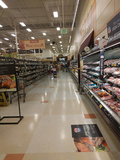 Grocery Store «Fred Meyer», reviews and photos, 777 NW Kings Blvd, Corvallis, OR 97330, USA