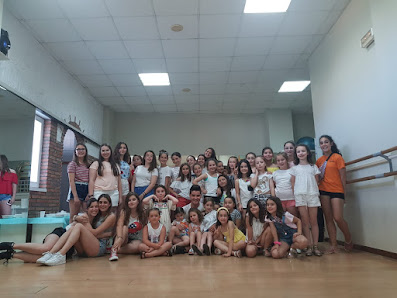 Escuela de Danza Contratempo C. la Salle, 1A, E2, 39400 Los Corrales de Buelna, Cantabria, España