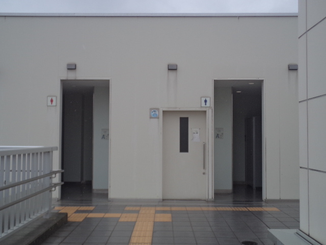 大船駅西口公共広場公衆トイレ