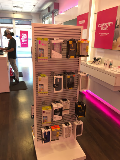 Cell Phone Store «T-Mobile», reviews and photos, 25965 Industrial Blvd #105, Hayward, CA 94545, USA