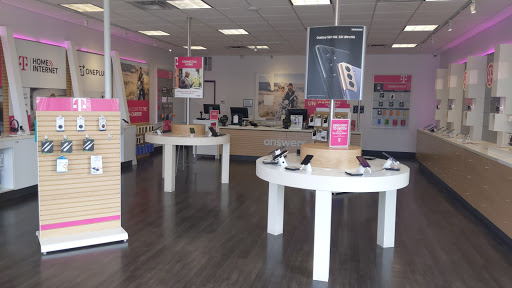 Cell Phone Store «T-Mobile», reviews and photos, 5184 S Broadway, Englewood, CO 80113, USA