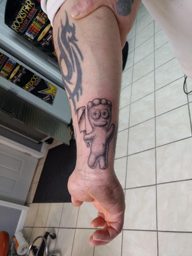 Explore daisy flower tattoo ideas, creative tattoo ideas in Milan, available at Apocalyptic Ink Studio