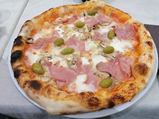 Decanter ristorante pizzeria in San Pancrazio Salentino, Provincia di Brindisi