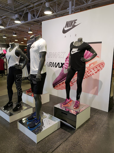 Sporting Goods Store «Nike Factory Store», reviews and photos, 5195 Factory Shops Blvd, Ellenton, FL 34222, USA