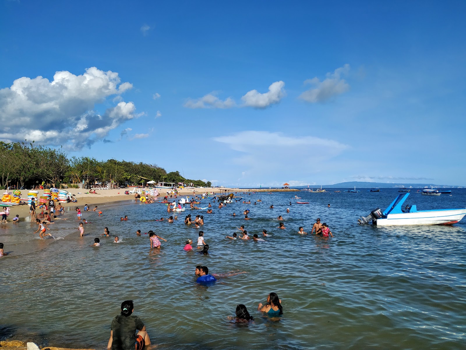 Foto di Spiaggia di Mertasari con una costa spaziosa