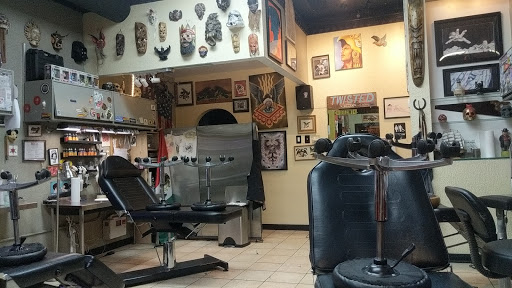 Tattoo Shop «Twisted Tattoo & Body Piercing», reviews and photos, 4168 N Elston Ave, Chicago, IL 60618, USA