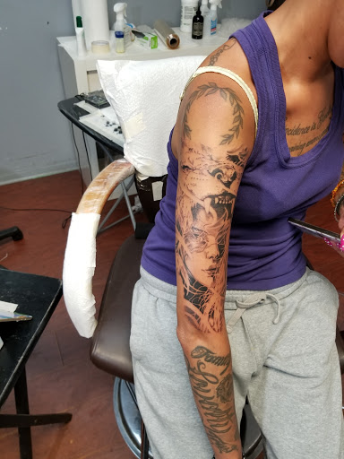 Tattoo Shop «Magik 5 Tattoo», reviews and photos, 600 W Prospect Rd, Oakland Park, FL 33309, USA