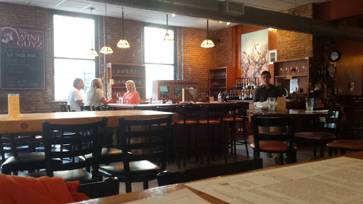 Wine Bar «Wine Guyz», reviews and photos, 122 King St, La Crosse, WI 54601, USA