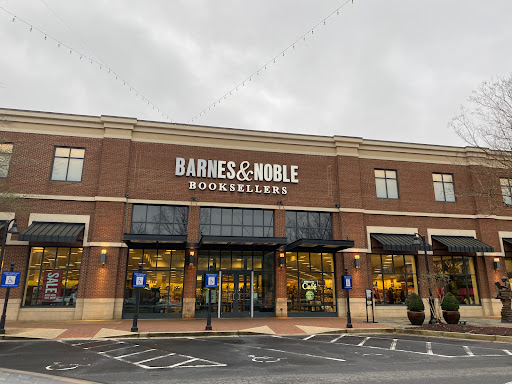 Barnes & Noble, 410 Peachtree Pkwy #252, Cumming, GA 30041, USA, 